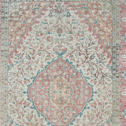 5’X8’ Ivory And Pink Oriental Area Rug