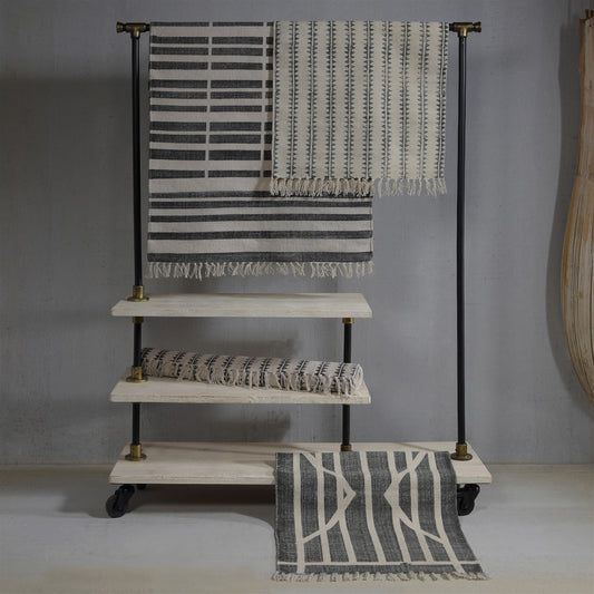 2' X 3' Gray And Cream Sawlike Stripes Scatter Rug