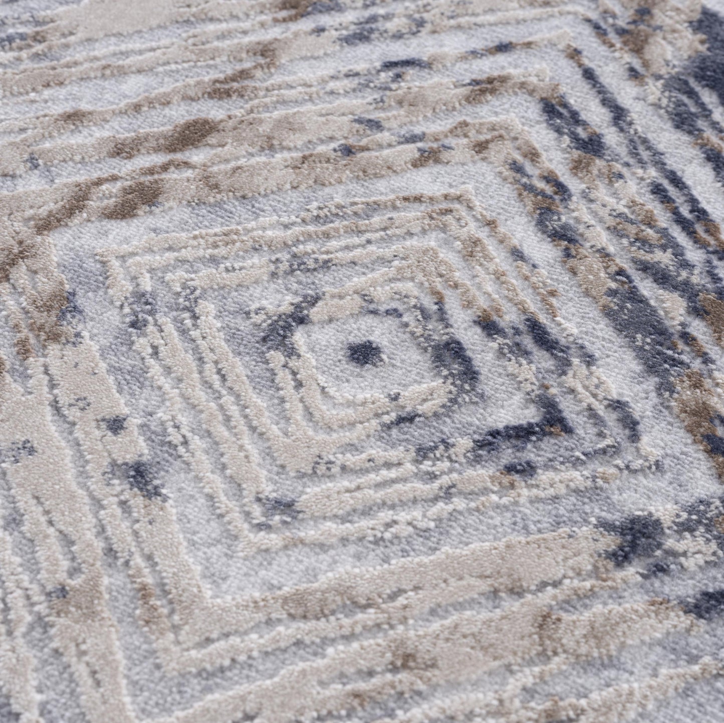 5’ X 8’ Ivory And Beige Abstract Diamonds Area Rug