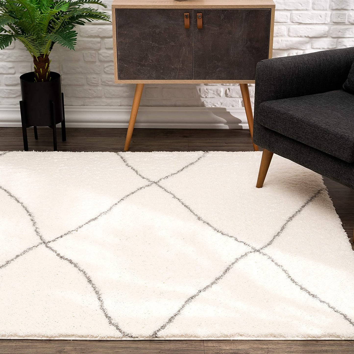 7’ X 9’ Ivory Modern Uneven Lattice Area Rug