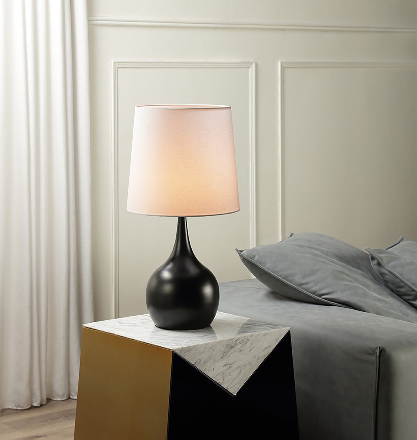 24" Black Metal Bedside Table Lamp With White Shade