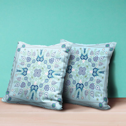 18" X 18" Blue and White Broadcloth Paisley Zippered Pillow