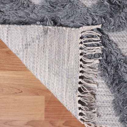 4' X 6' Silver And Grey Wool Geometric Flatweave Handmade Stain Resistant Area Rug With Fringe