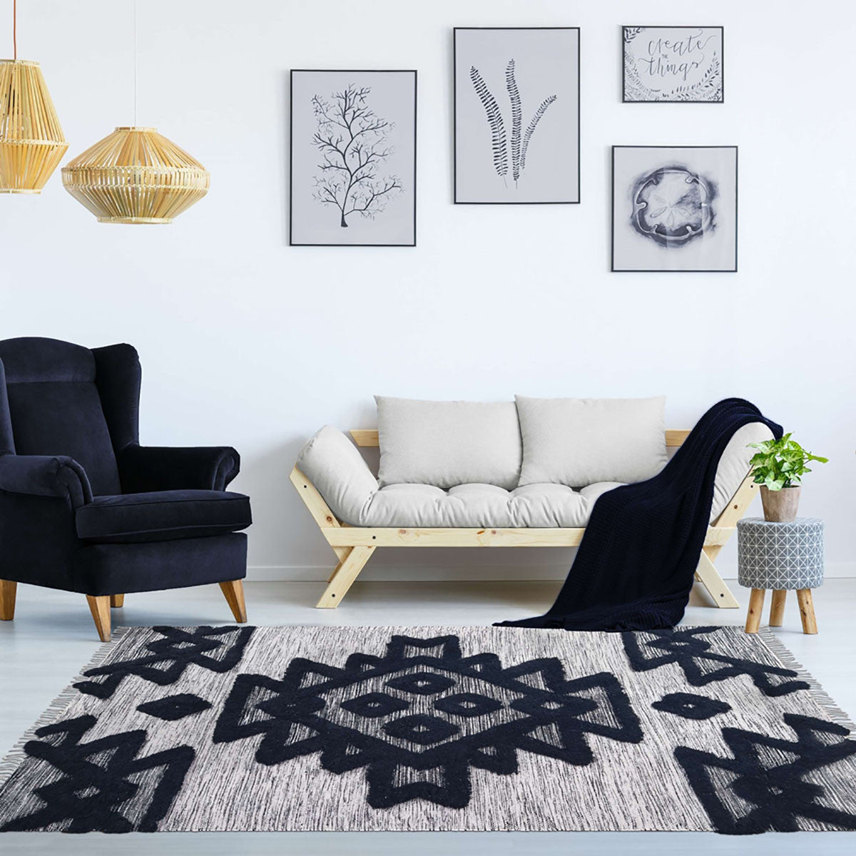 5' X 8' Black And Ivory Wool Geometric Flatweave Handmade Stain Resistant Area Rug With Fringe