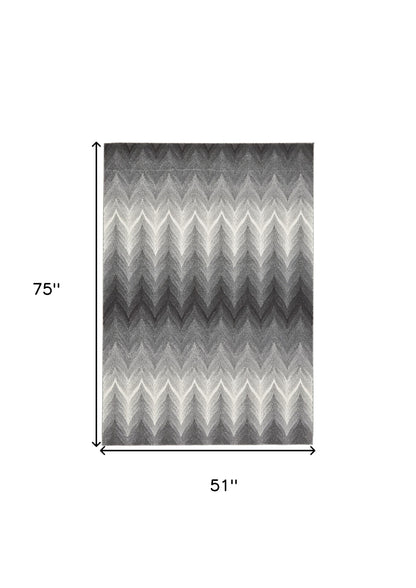 4' X 6' Gray And White Geometric Area Rug