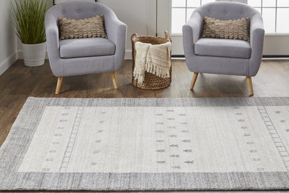 4' X 6' Ivory And Gray Wool Hand Knotted Stain Resistant Area Rug