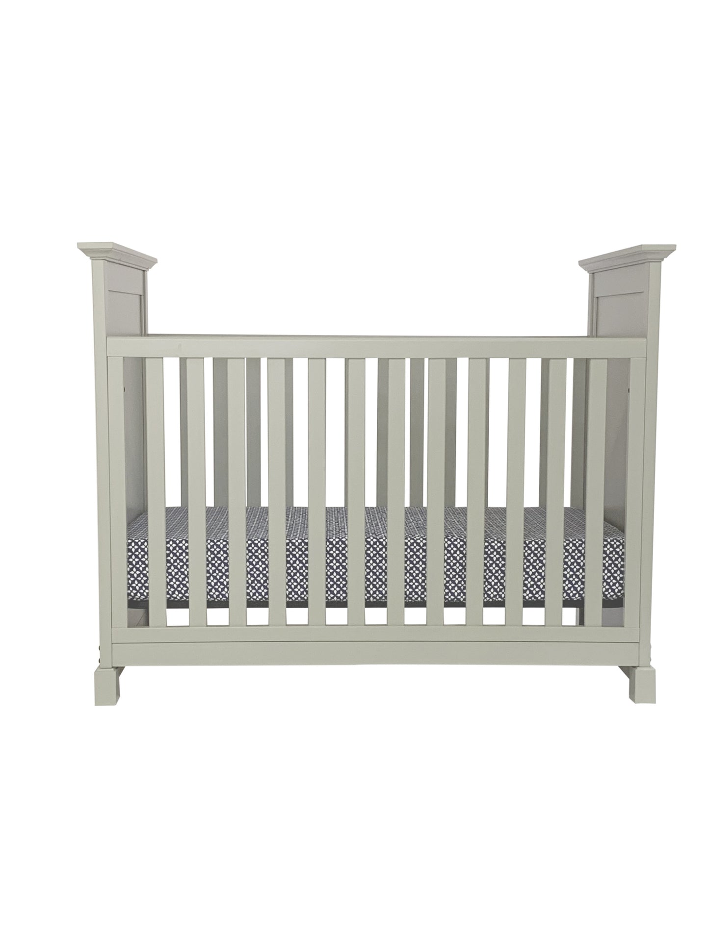 Gray Solid and Manufactured Wood Standard Three In One Convertible Crib