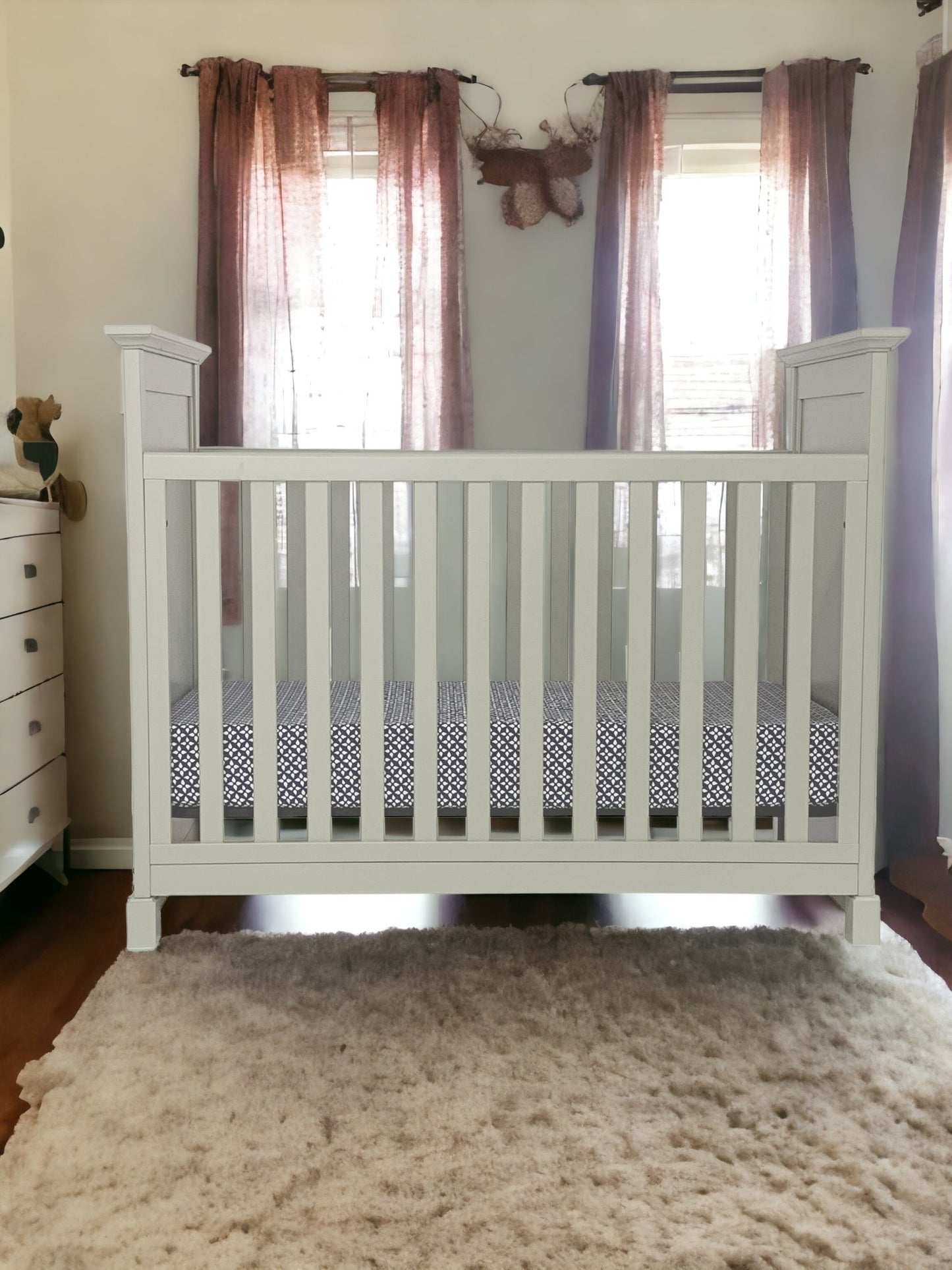 Gray Solid and Manufactured Wood Standard Three In One Convertible Crib